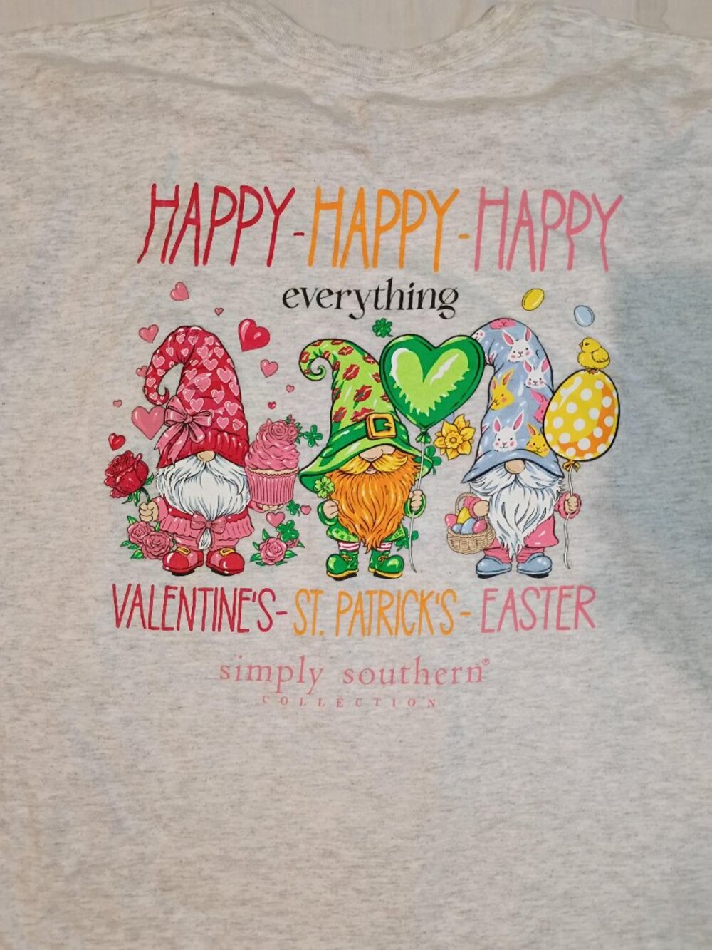 Simply Southern/T-Shirt/Womens 2X/Gray/Happy Everything Gnomes Graphic Tee Holid